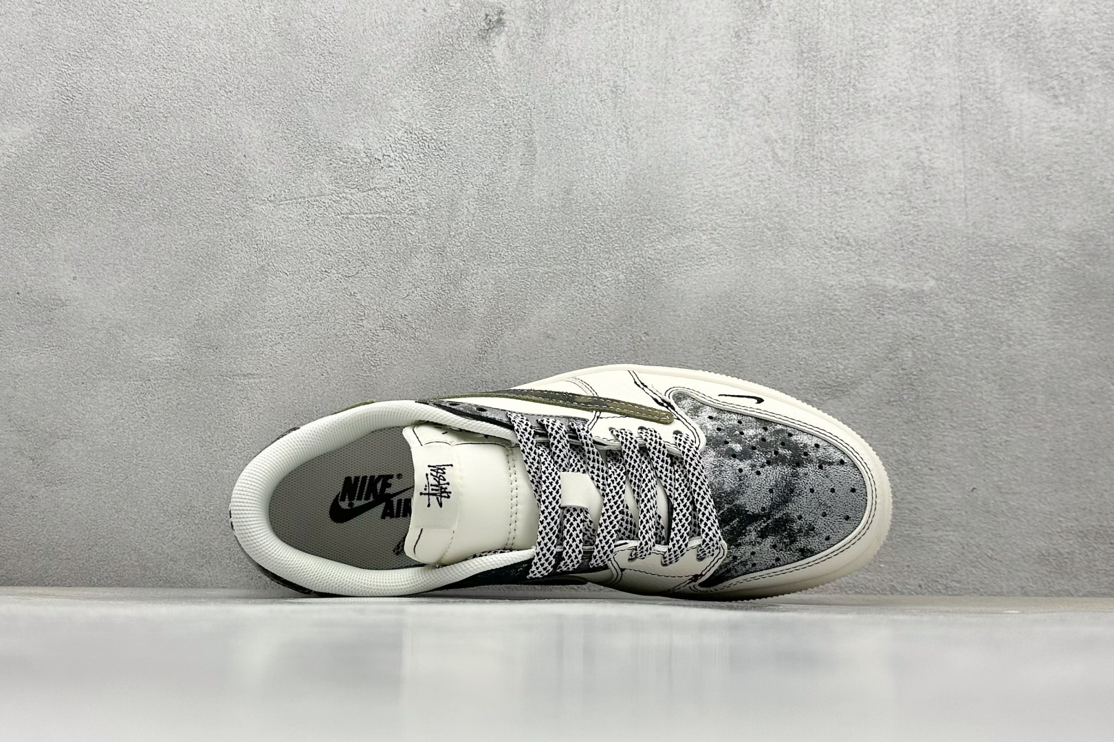 Travis Scott x Fragment Design x Air Jordan 1 Low OG SP AJ1 斯图西联名 双拼迷彩勾 低帮文化休闲板鞋 XS7089-548