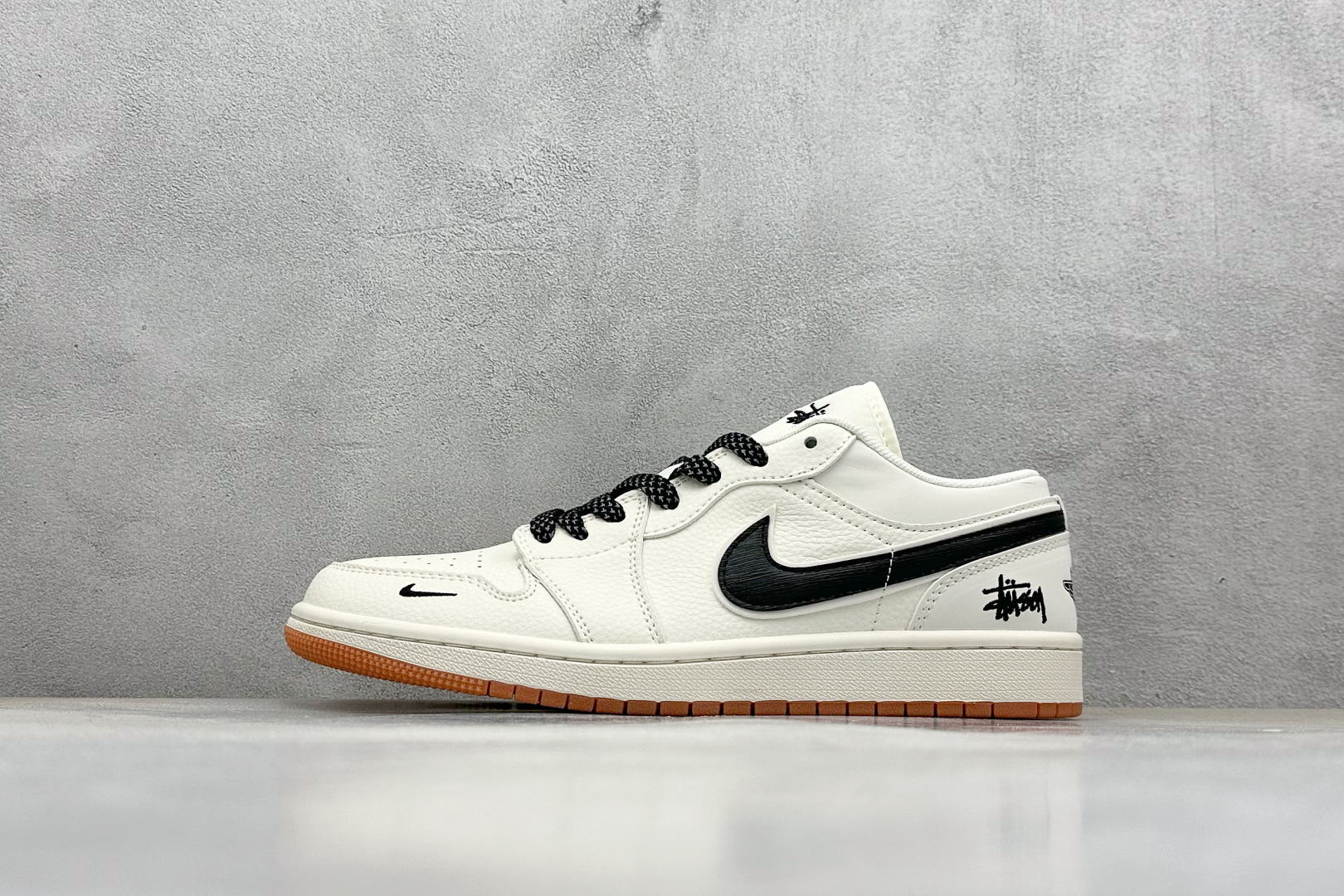 XS版 Air Jordan 1 Low AJ1 乔1 斯图西联名 黑勾生胶 XX3168-170