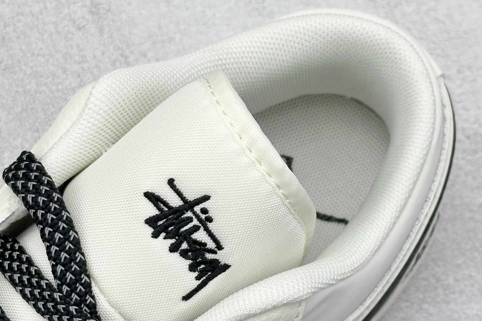 XS版 Air Jordan 1 Low AJ1 乔1 斯图西联名 黑勾生胶 XX3168-170