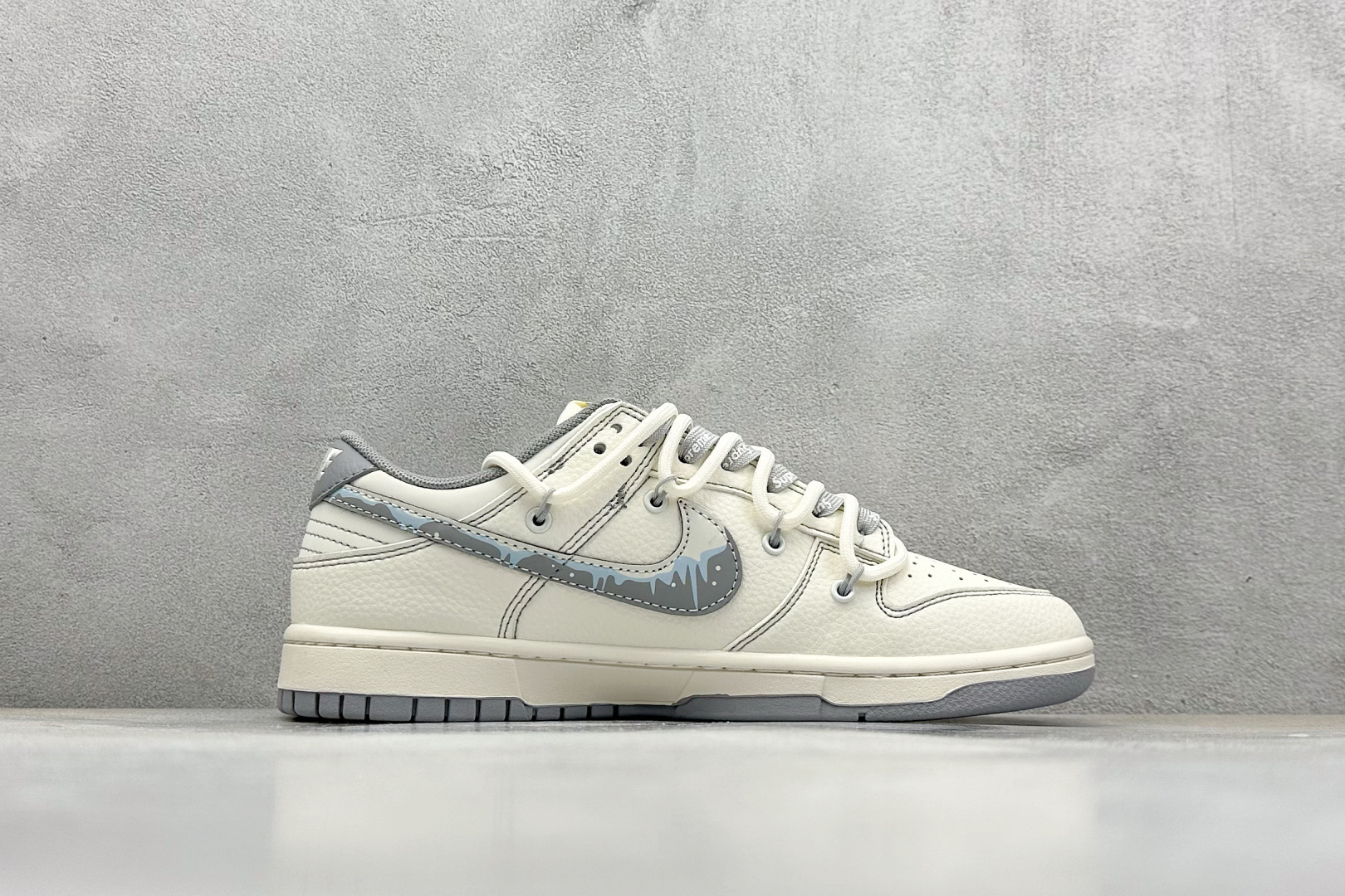 Nike SB Dunk Low Sup系列 绑带米白涂鸦勾 周年高端定制 低帮休闲板鞋 DM6868-080