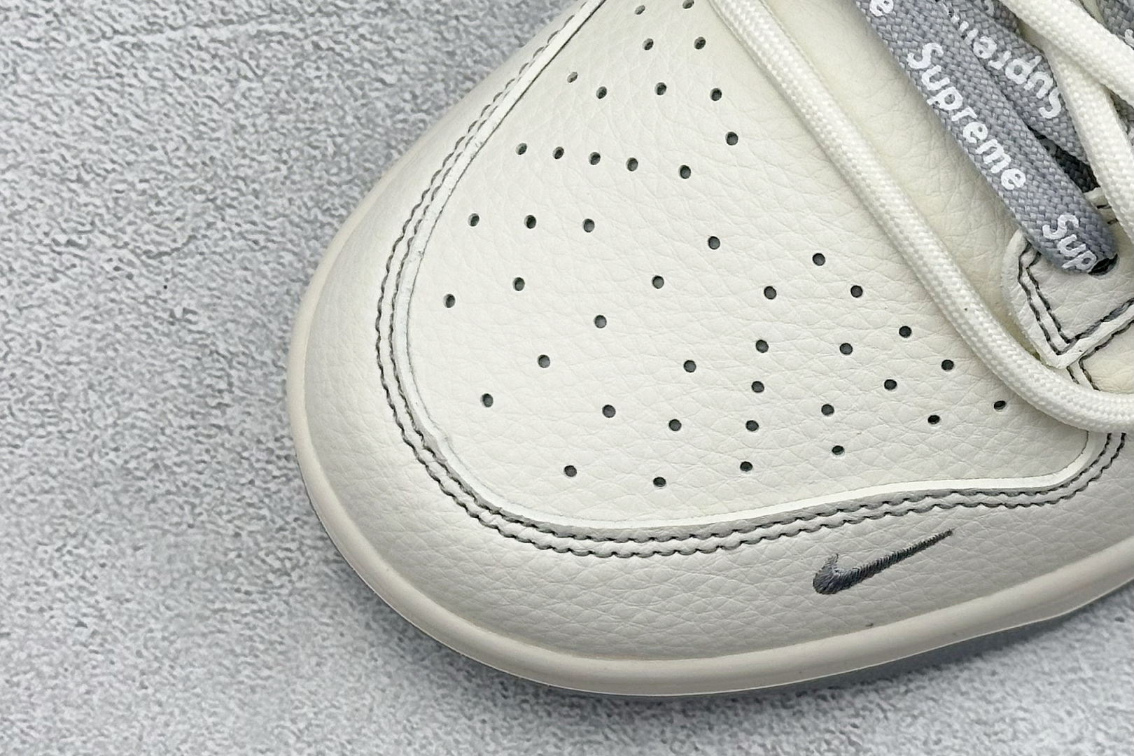 Nike SB Dunk Low Sup系列 绑带米白涂鸦勾 周年高端定制 低帮休闲板鞋 DM6868-080