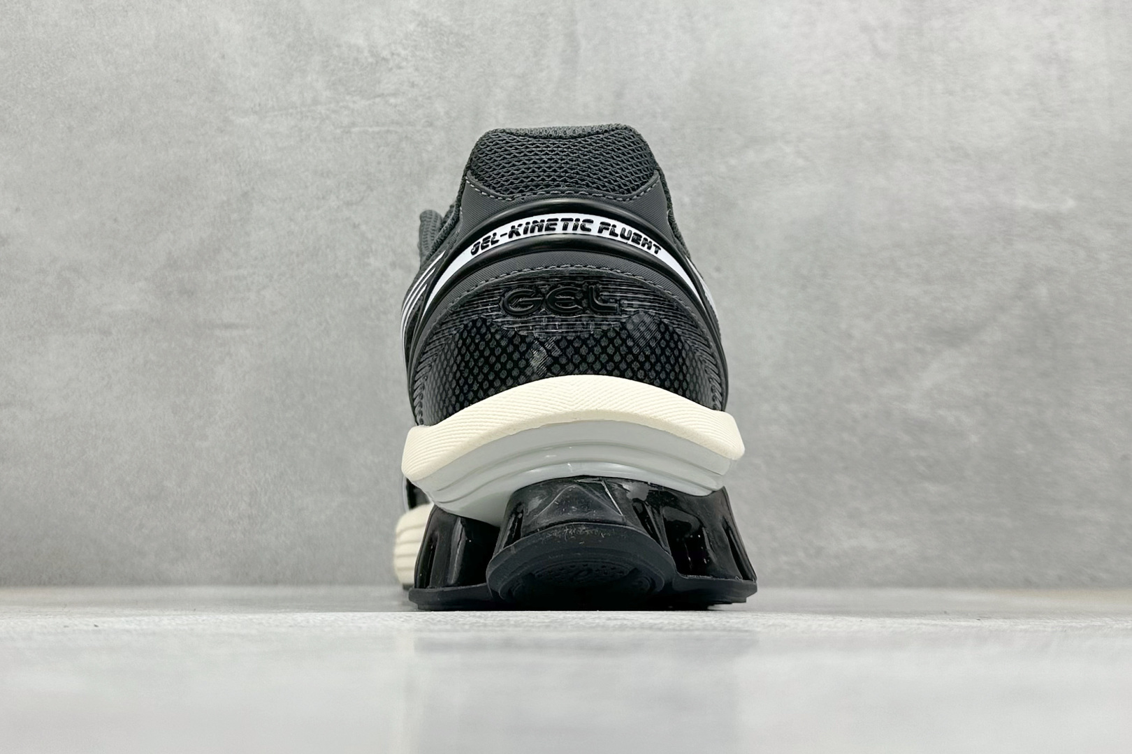 Asics Gel-Kinetic Fluent 亚瑟士运动休闲透气专业跑鞋
