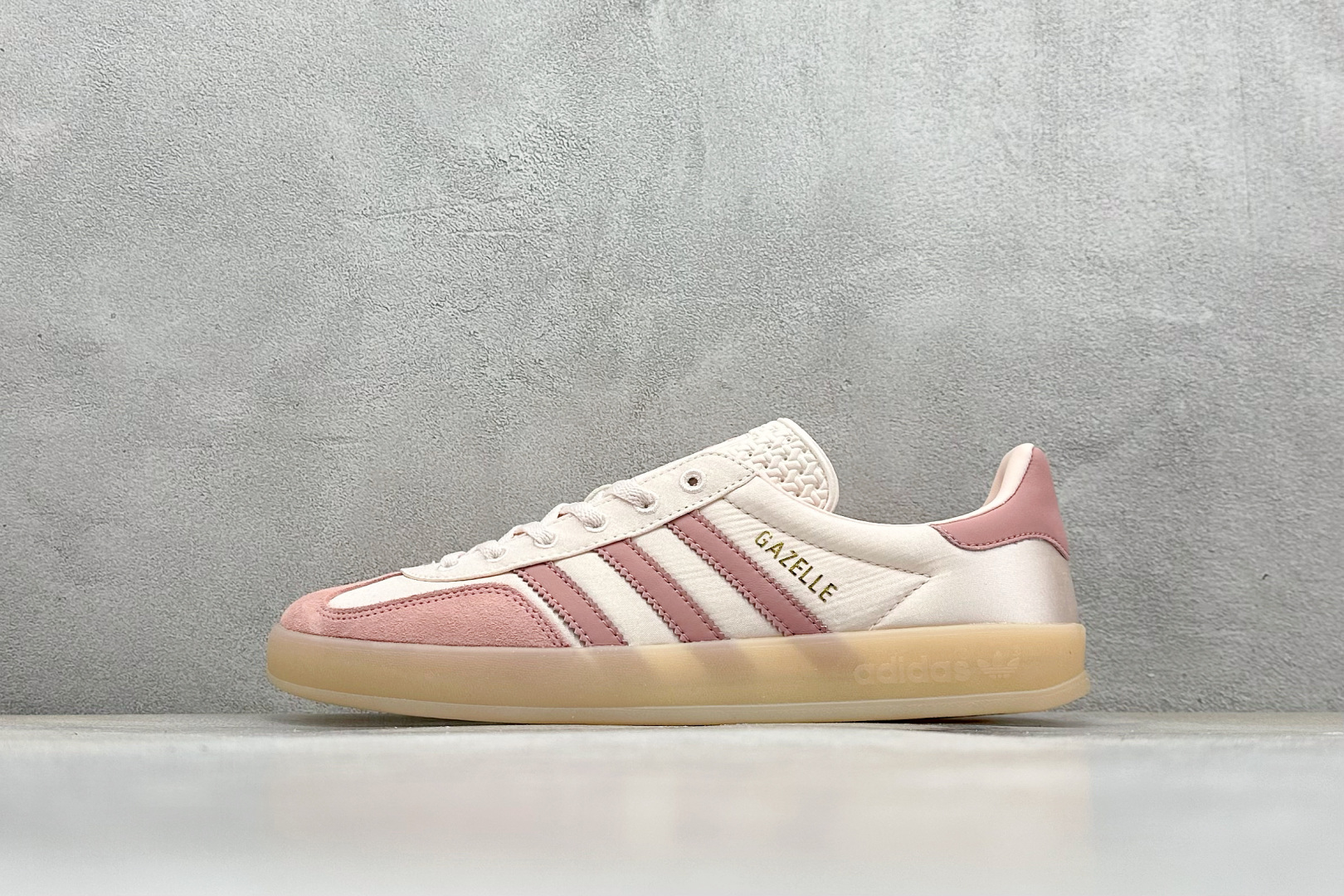 AD Originals Gazelle Indoor 粉色 三叶草复古休闲运动板鞋 JI2709