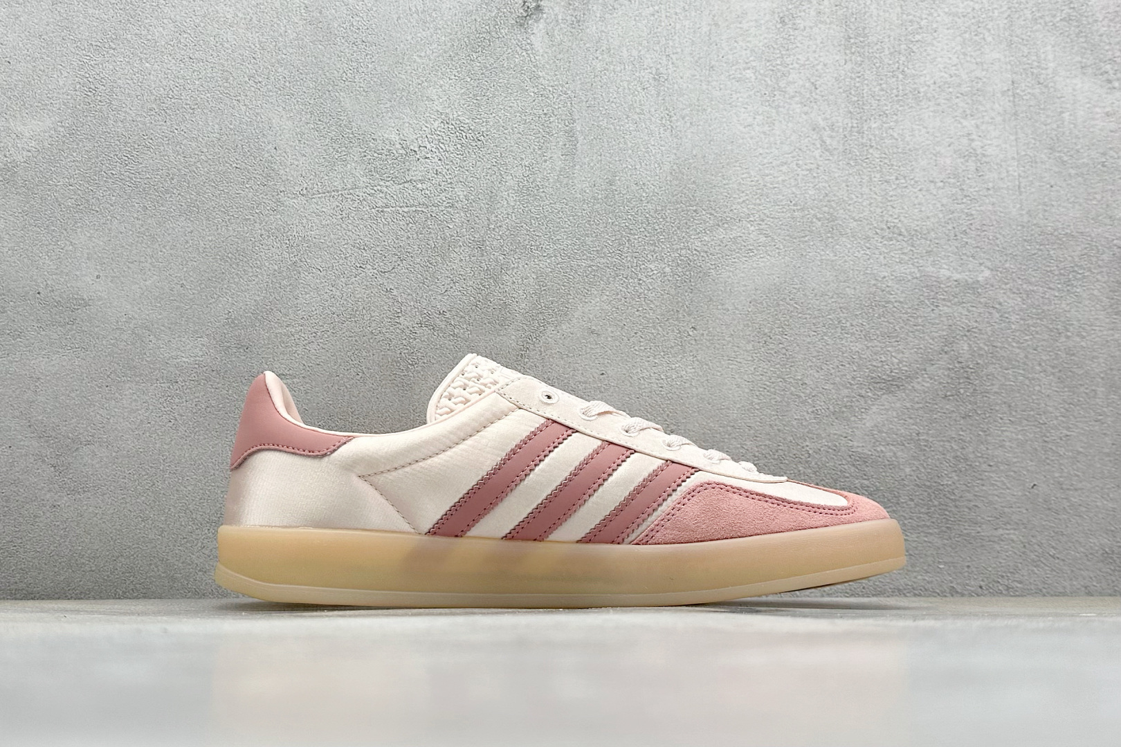 AD Originals Gazelle Indoor 粉色 三叶草复古休闲运动板鞋 JI2709
