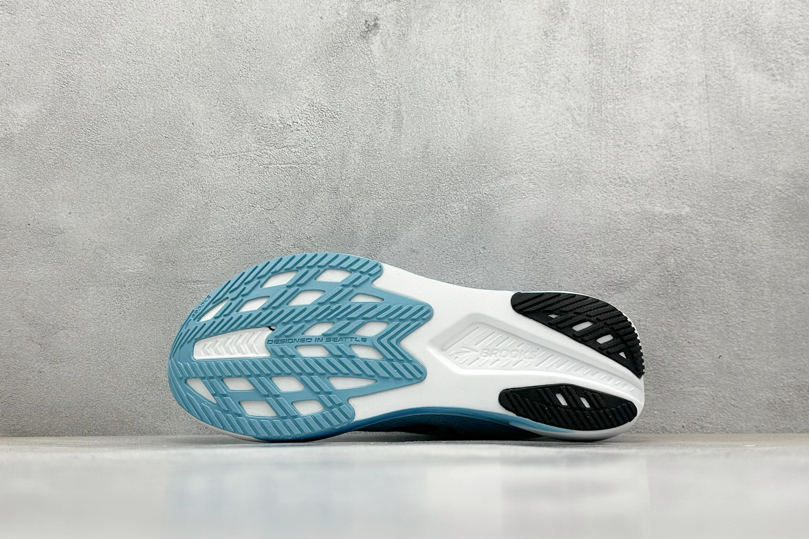 Brooks Hyperion Max 2 布鲁克斯 烈风系列低帮透气缓震支撑休闲运动慢跑鞋 110432 1D 441