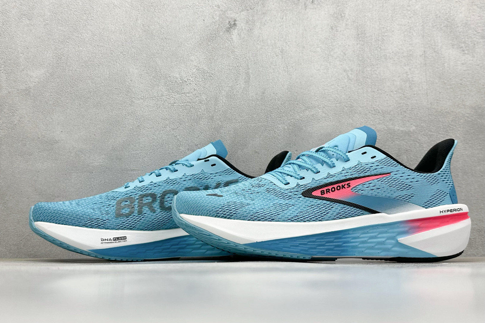 Brooks Hyperion Max 2 布鲁克斯 烈风系列低帮透气缓震支撑休闲运动慢跑鞋 110432 1D 441