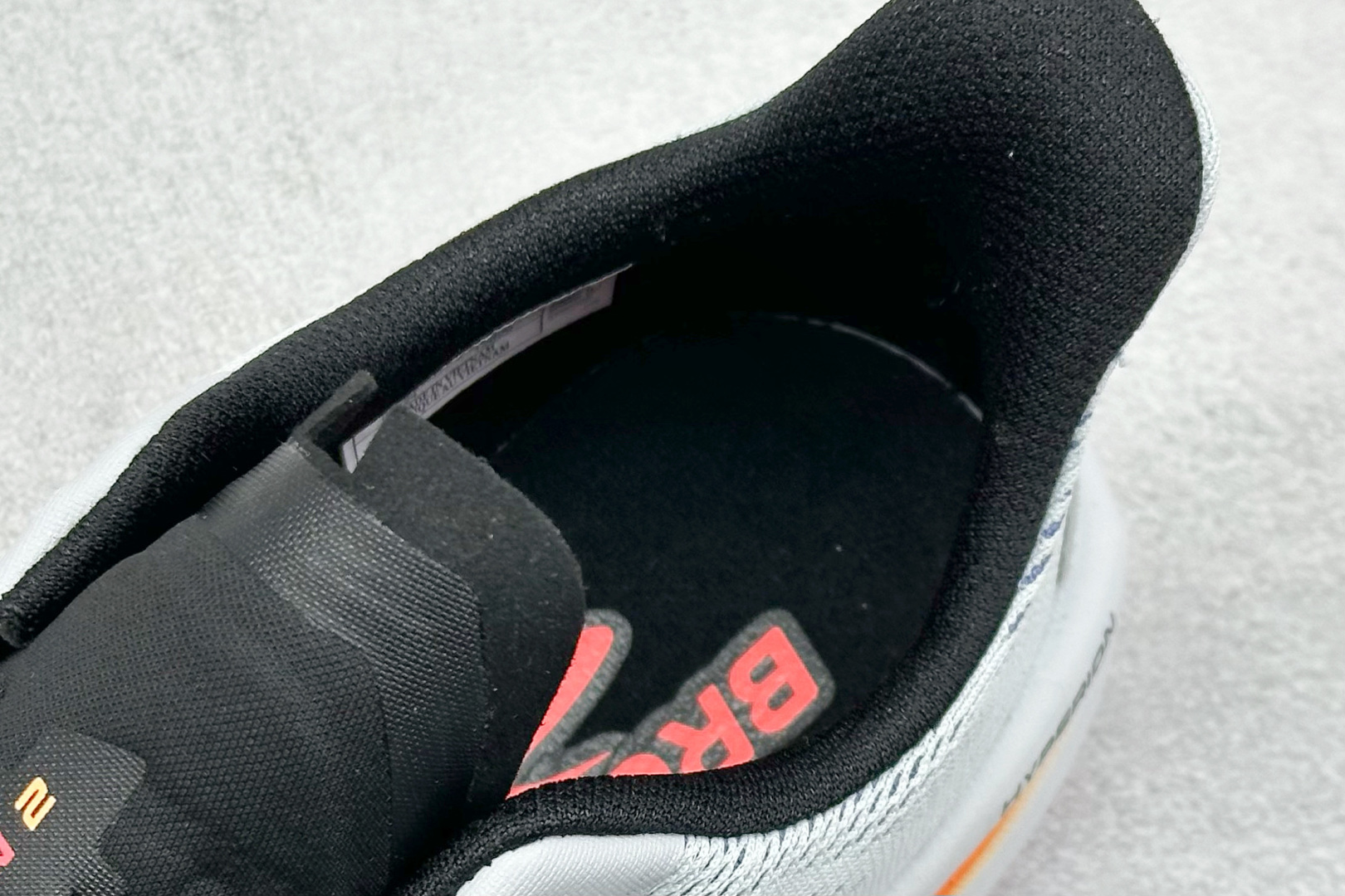 Brooks Hyperion Max 2 布鲁克斯 烈风系列低帮透气缓震支撑休闲运动慢跑鞋 110432 1D 443