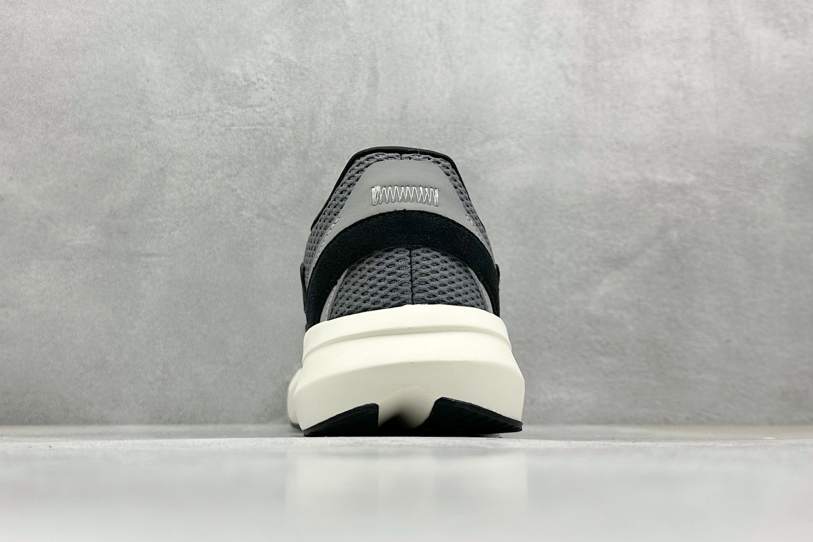 RS版 AD Lightblaze 舒适耐磨减震专业跑步鞋 JH6959