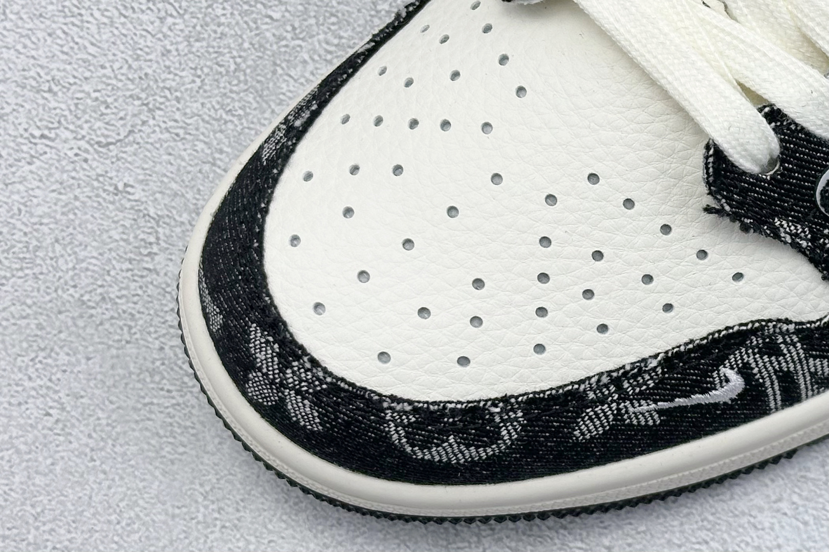 Travis Scott x Nike Air Jordan 1 Low x Louis Vuitton Air Jordan 1 Low 反转绿白棕小钩倒钩 XD0798-301