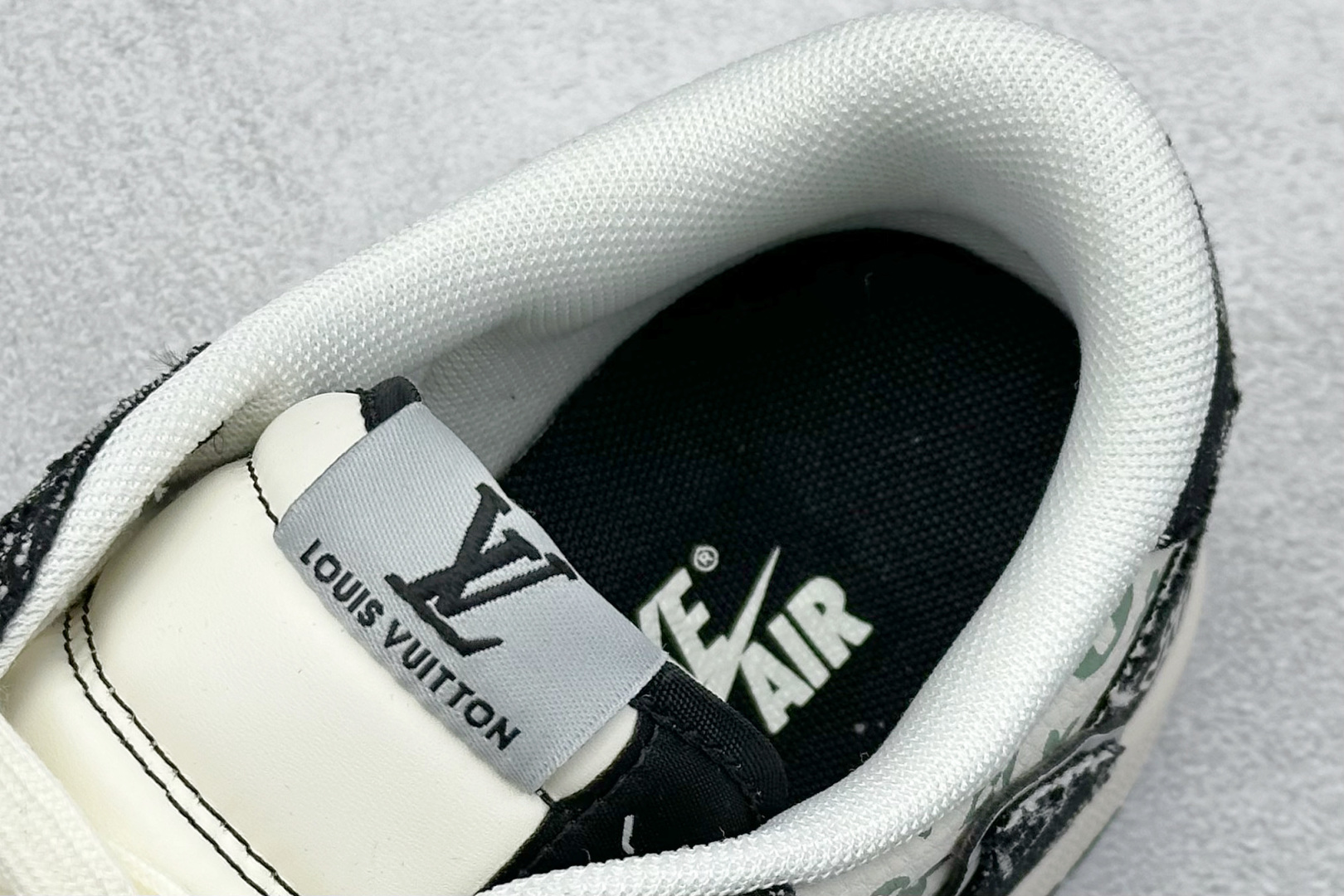 Travis Scott x Nike Air Jordan 1 Low x Louis Vuitton Air Jordan 1 Low 反转绿白棕小钩倒钩 XD0798-301