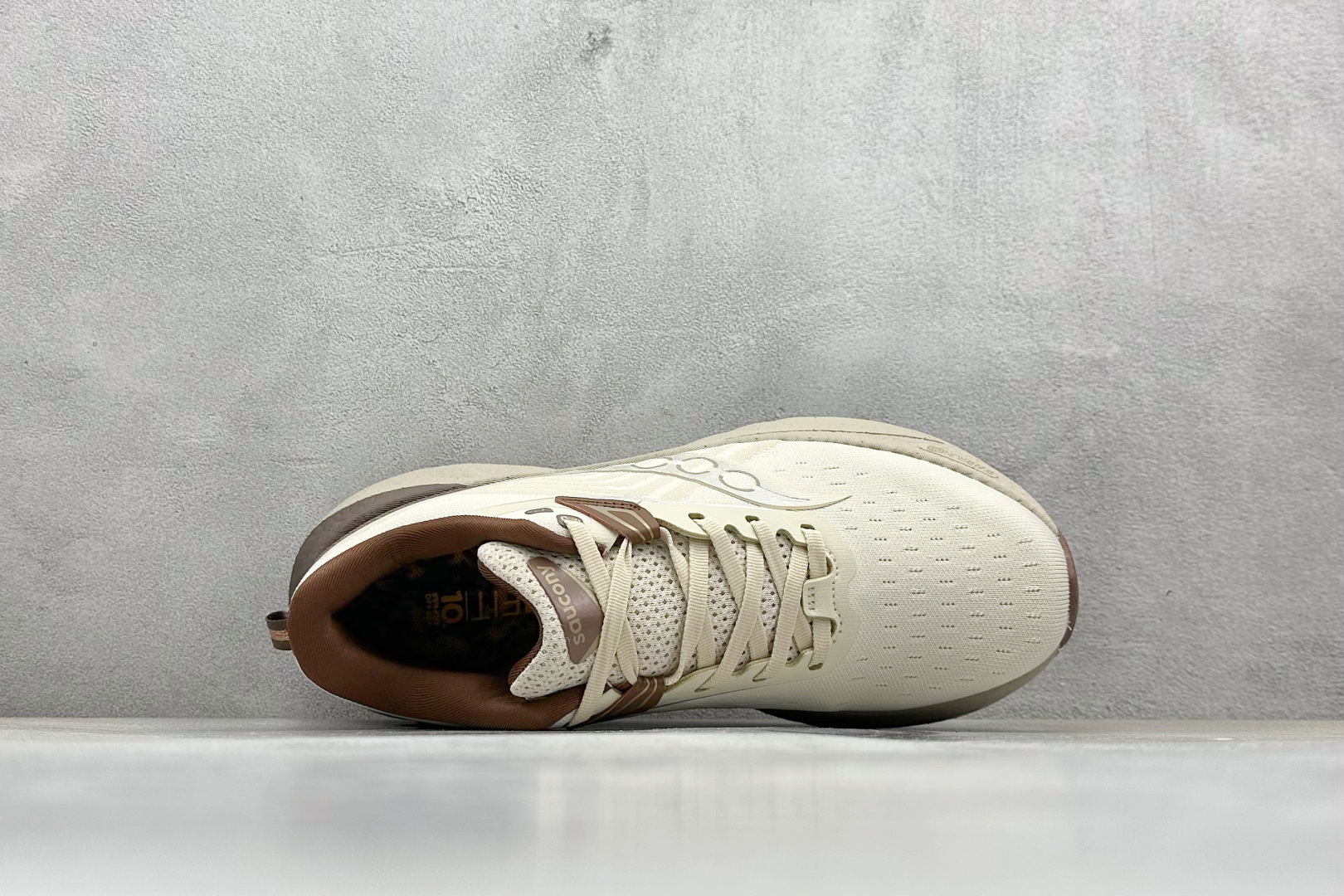 SF版 Saucony Triumph 索康尼胜利22代旗舰级缓震型跑鞋