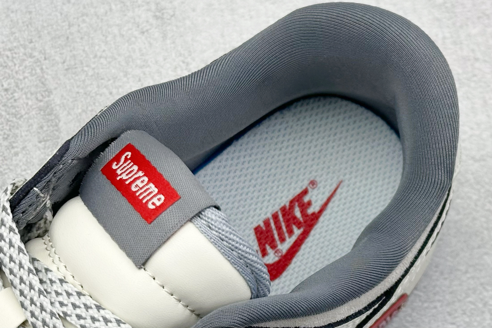 SC版 Nike SB Dunk Low 联名三勾 奶白深灰底配色 低帮休闲运动滑板板鞋 SC9207-412