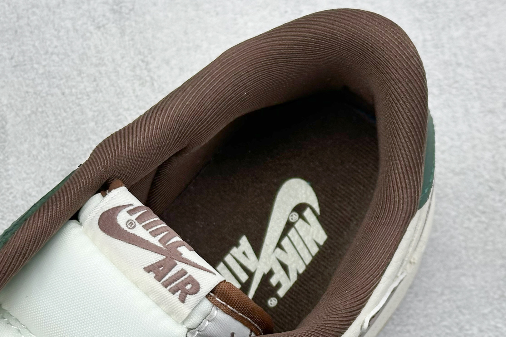 Travis Scott x Fragment Design x Air Jordan 1 Low OG SP AJ1 克罗心联名 绿花生胶 低帮文化休闲板鞋 XS2024-044