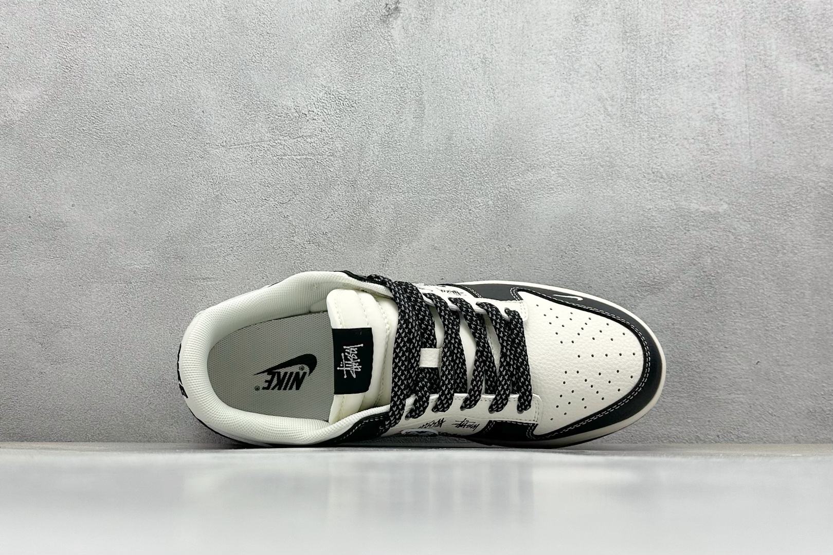 Nike SB Dunk Low 斯图西联名 黑白涂鸦 周年高端定制 低帮休闲板鞋 XS6089-590
