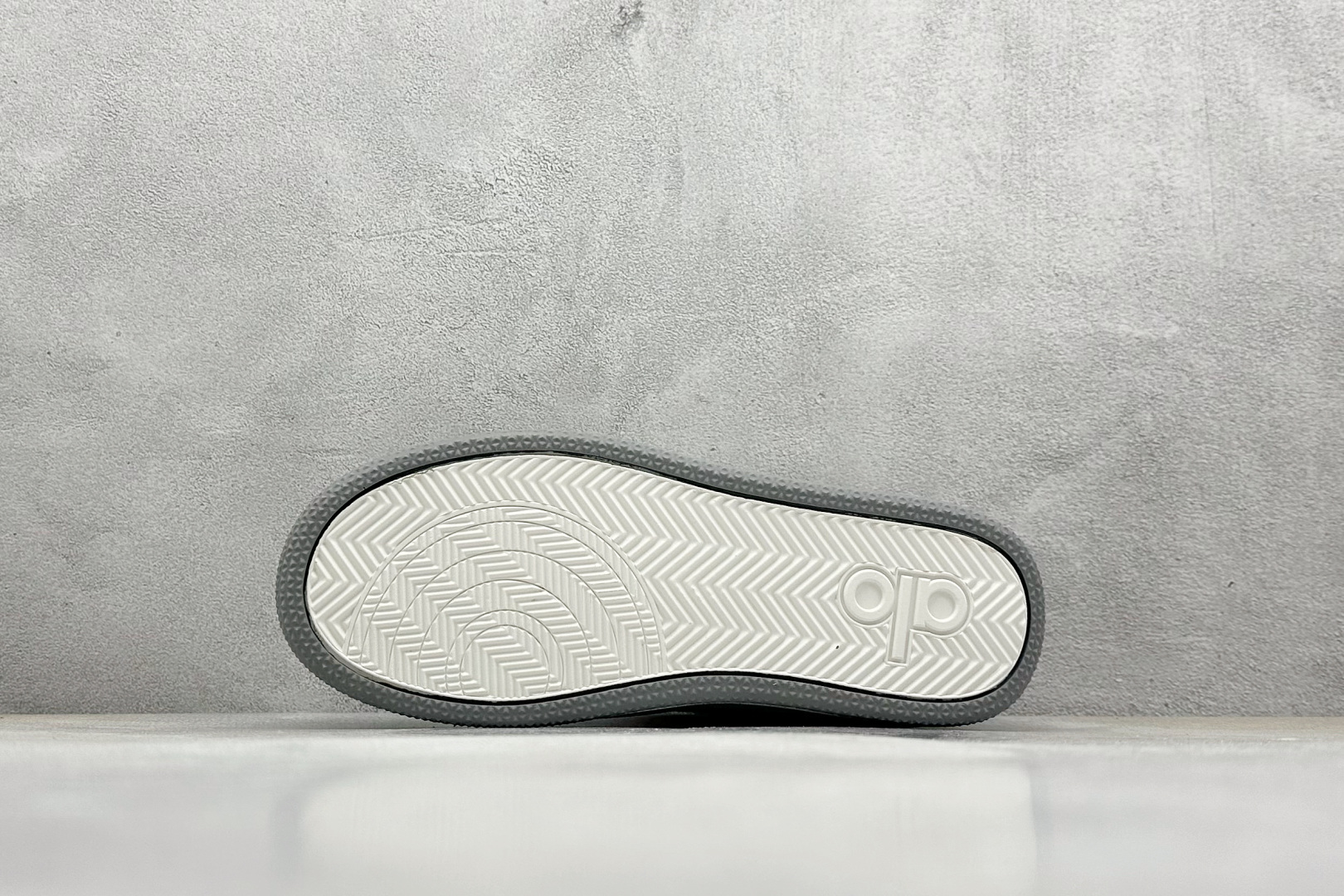 Alo Yoga Recovery Mode 人气单品 舒适简约防滑耐磨低帮休闲板鞋