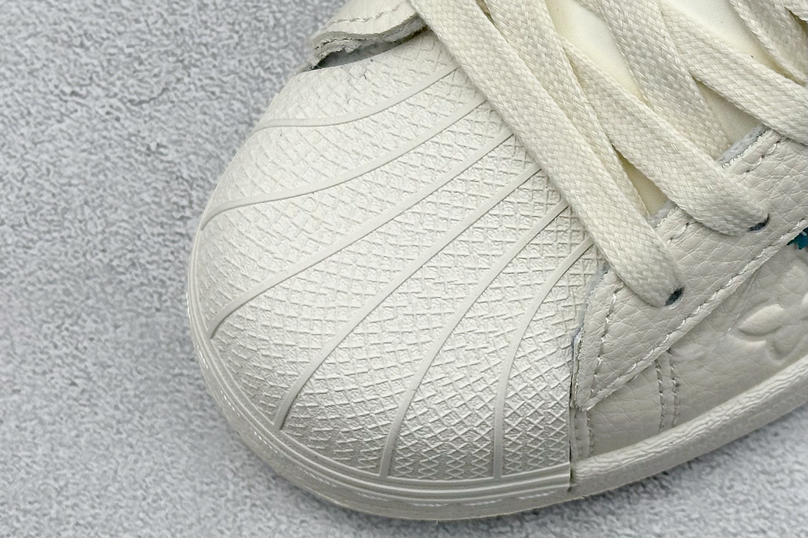 AD Originals Superstar x Louis Vuitton 白青 AD0001