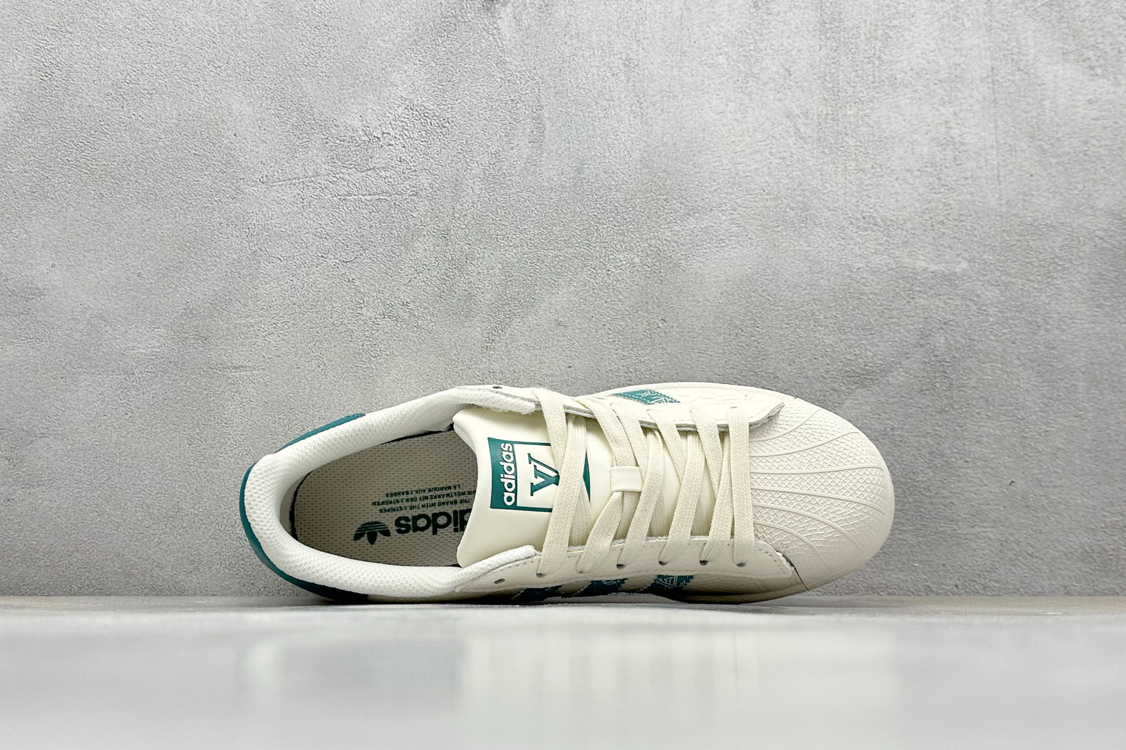 AD Originals Superstar x Louis Vuitton 白青 AD0001