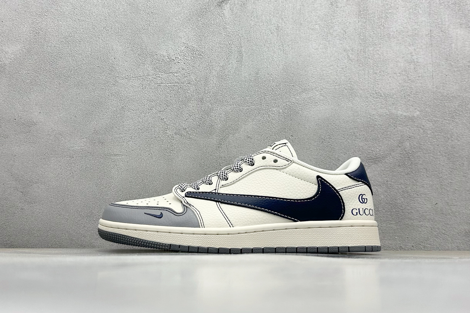 Travis Scott x Nike Air Jordan 1 Low x GUCCI Air Jordan 1 Low 反转灰白蓝小钩 XF8698-076