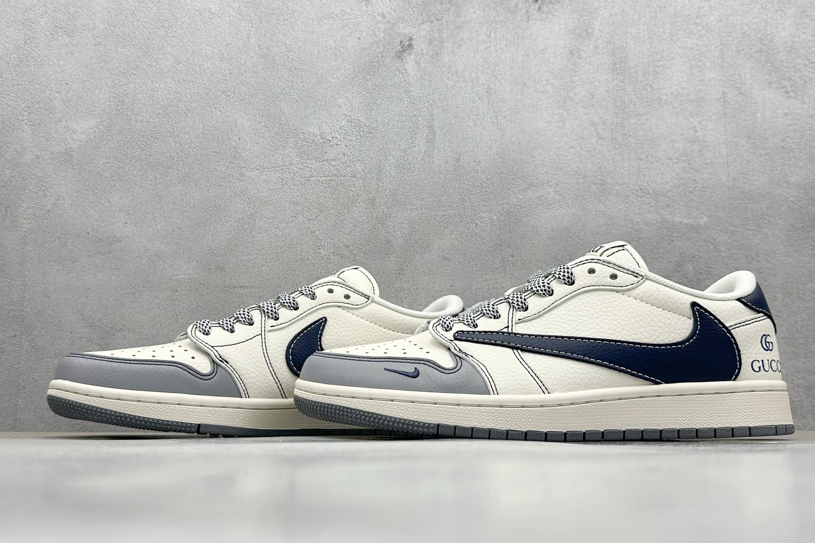 Travis Scott x Nike Air Jordan 1 Low x GUCCI Air Jordan 1 Low 反转灰白蓝小钩 XF8698-076