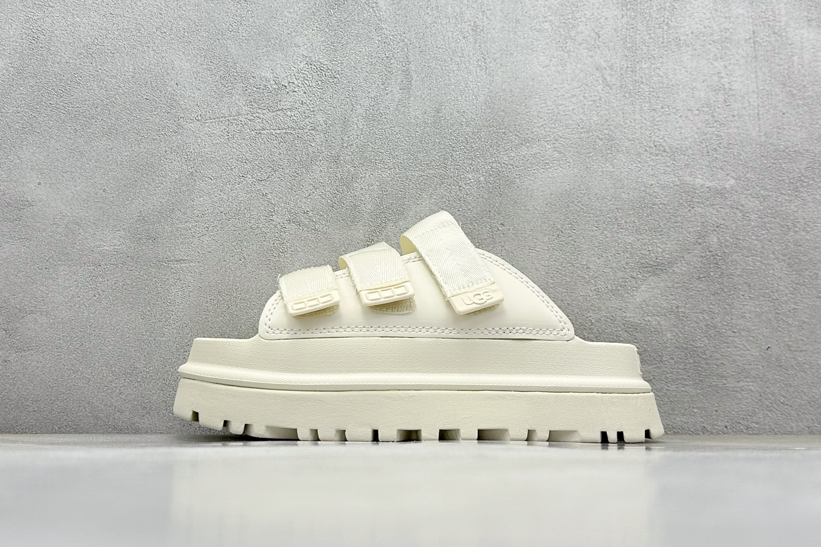 150 UGG GoldenGlow Slide 简约时尚 EVA 防磨一字拖鞋 1167430