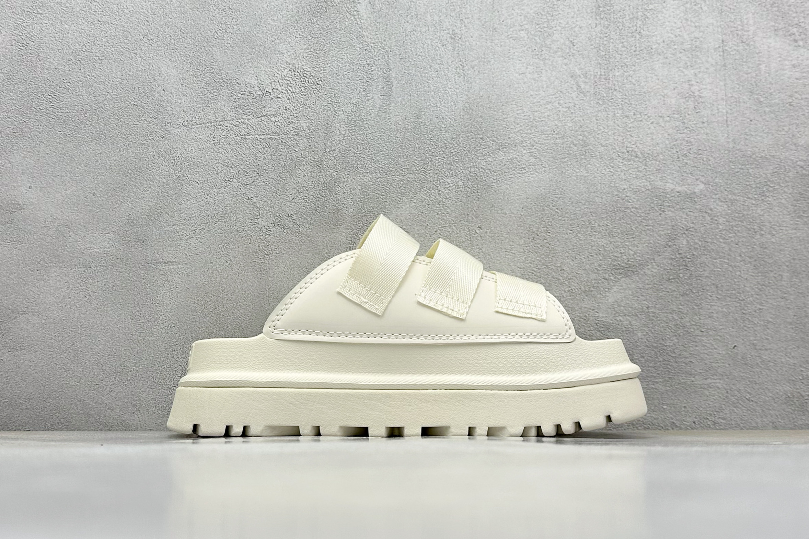 150 UGG GoldenGlow Slide 简约时尚 EVA 防磨一字拖鞋 1167430