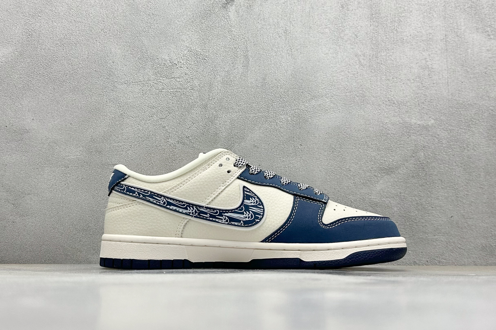 Nike SB Dunk Low Sup系列 蓝白涂鸦蓝勾 周年高端定制 低帮休闲板鞋 LW1818-116