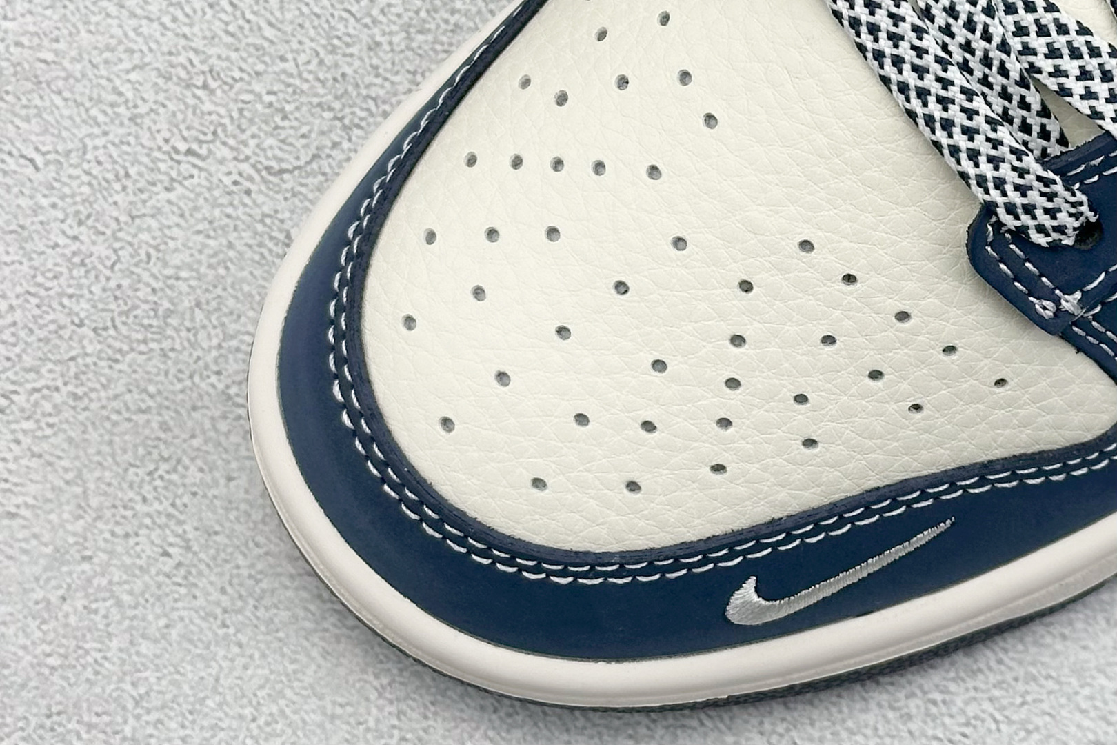 Nike SB Dunk Low Sup系列 蓝白涂鸦蓝勾 周年高端定制 低帮休闲板鞋 LW1818-116
