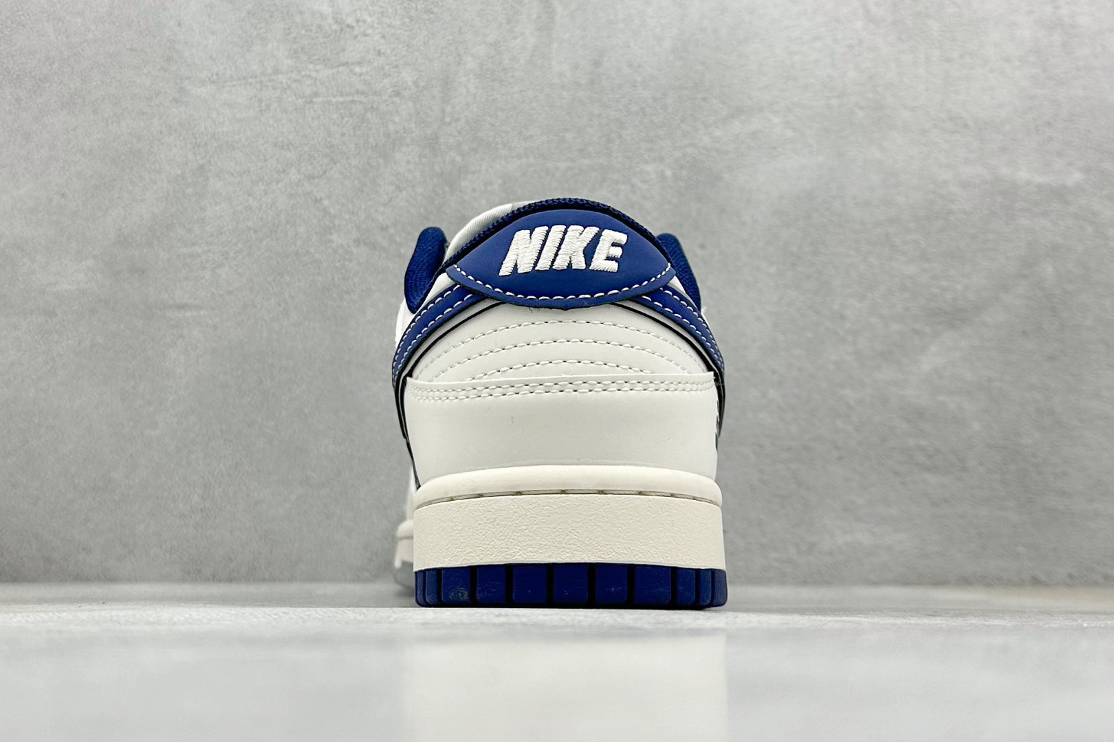 Nike SB Dunk Low 斯图西联名 双拼爆炸蓝勾 周年高端定制 低帮休闲板鞋 XS6089-593