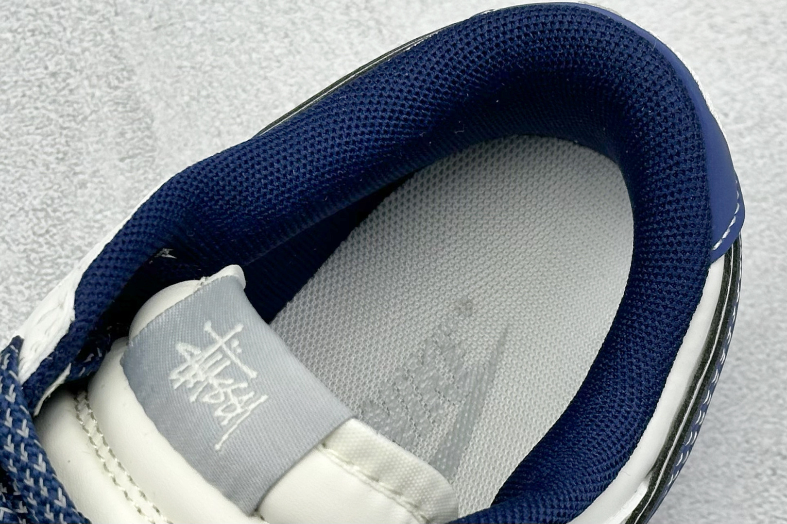 Nike SB Dunk Low 斯图西联名 双拼爆炸蓝勾 周年高端定制 低帮休闲板鞋 XS6089-593