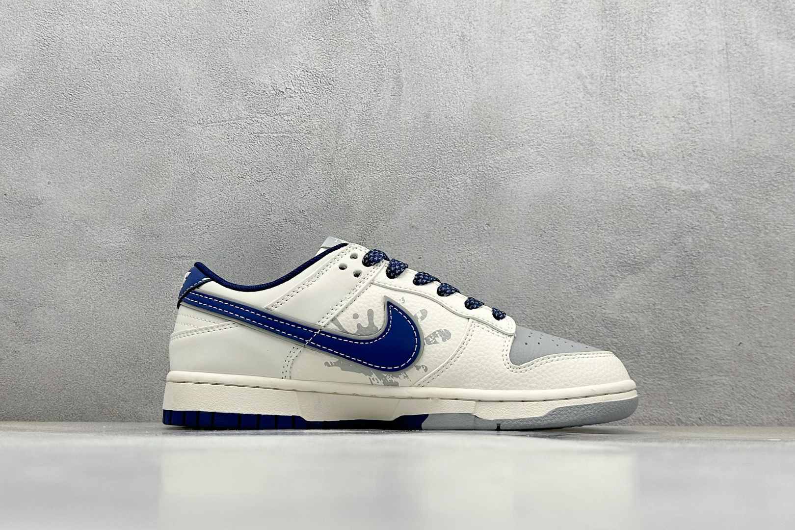 Nike SB Dunk Low 斯图西联名 双拼爆炸蓝勾 周年高端定制 低帮休闲板鞋 XS6089-593