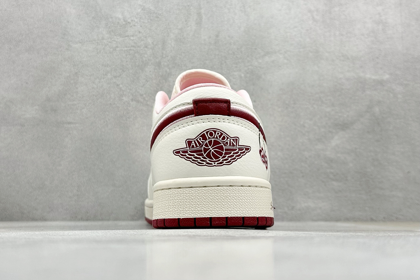 Air Jordan 1 Low AJ1 乔1 情人节限定 红樱桃 高端定制 低帮复古篮球鞋 XX3168-520