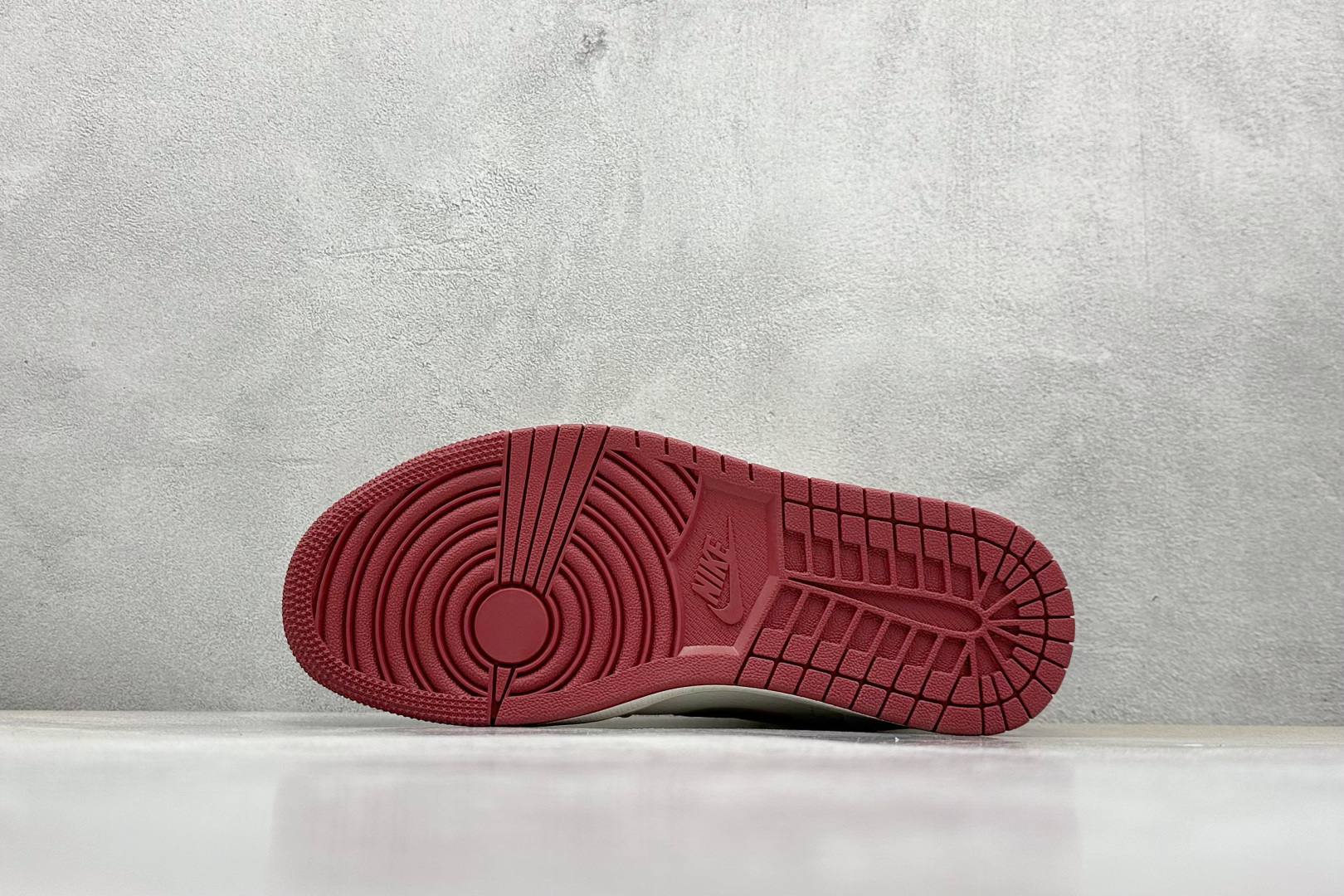 Air Jordan 1 Low AJ1 乔1 情人节限定 红樱桃 高端定制 低帮复古篮球鞋 XX3168-520