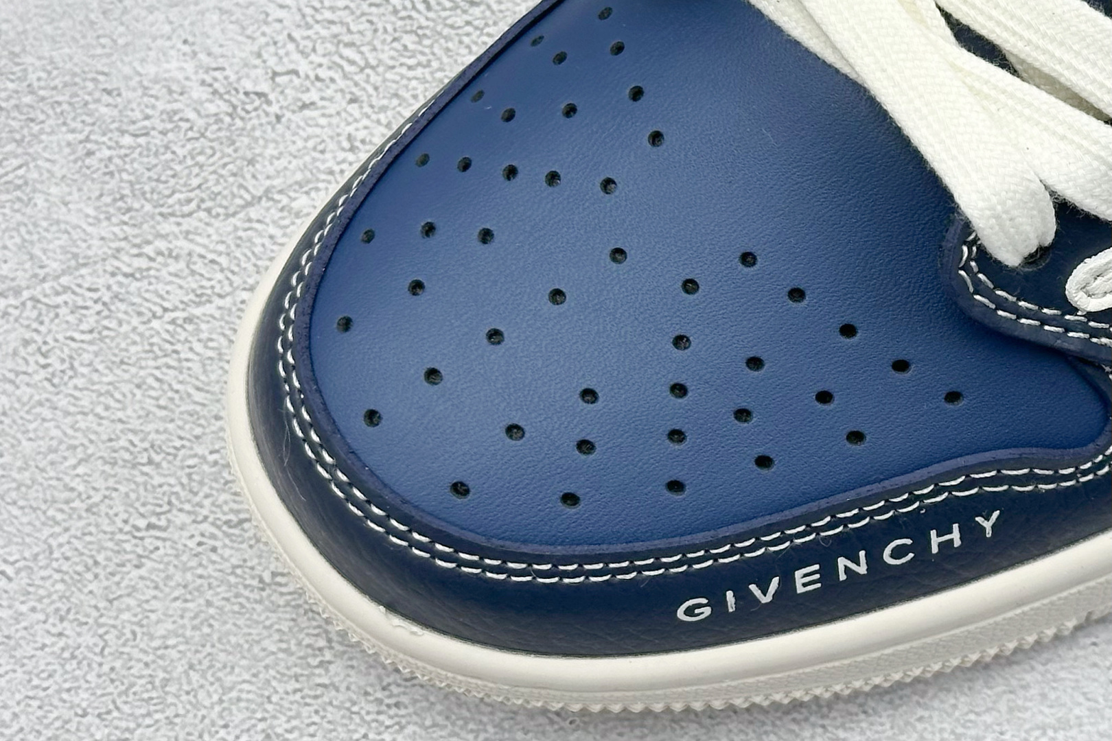 Travis Scott x Nike Air Jordan 1 Low x GIVENCHY 三方联名 Air Jordan 1 Low 反转深蓝米白倒钩 QY0568-962