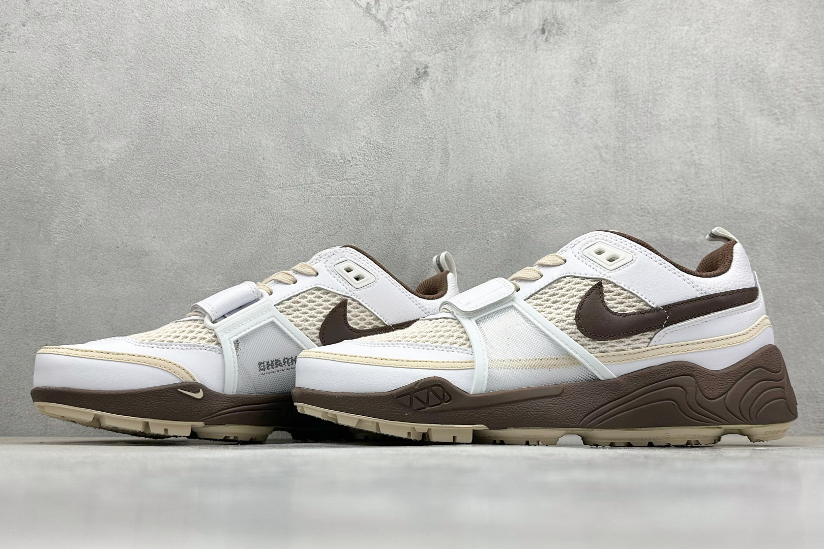 S2纯原 Travis Scott x Nike Zoom Field Jaxx ”Light Chocolate” 联名款 潮流低帮生活休闲鞋 HQ3073-100
