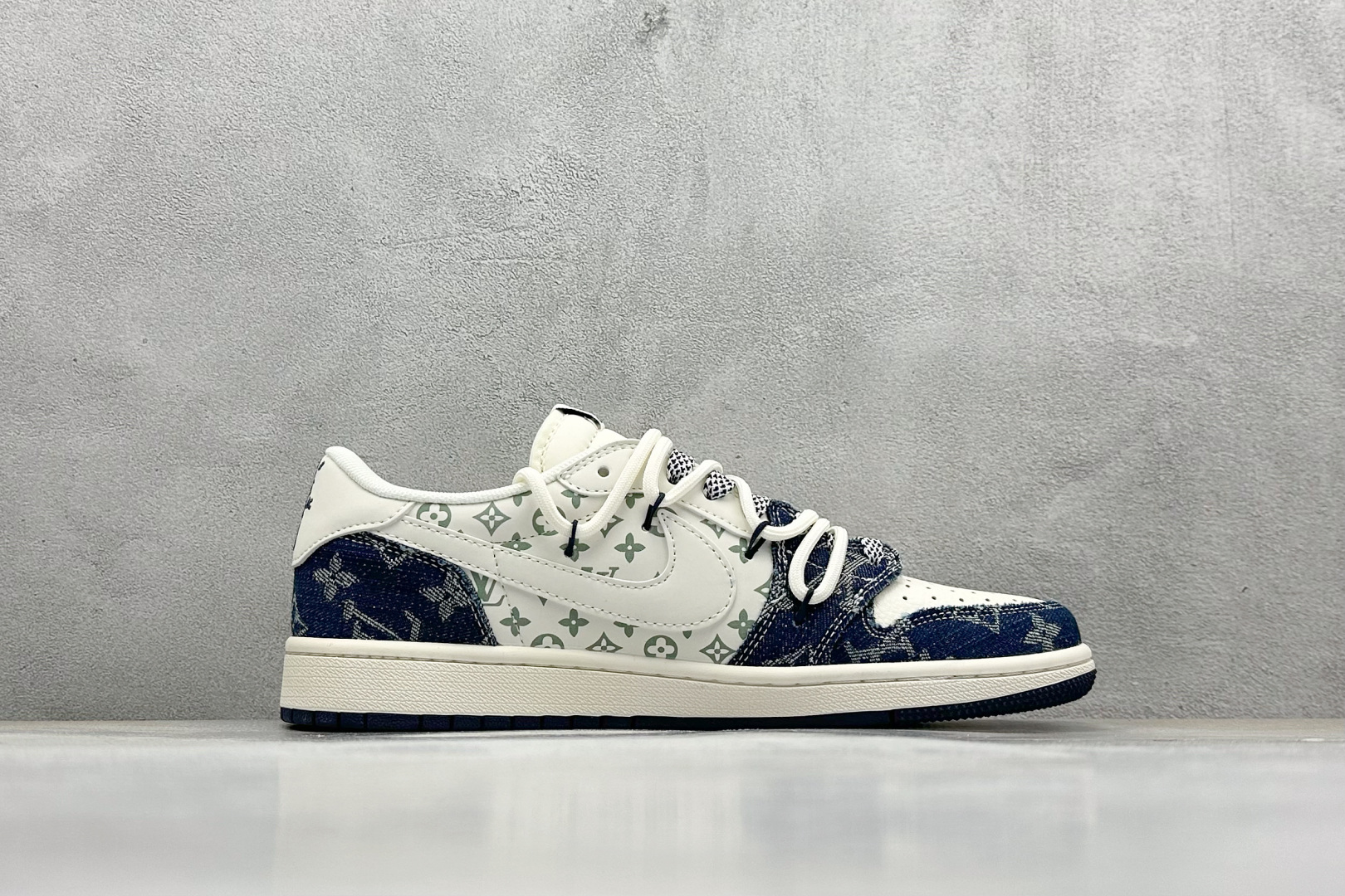 Travis Scott x Fragment Design x Air Jordan 1 Low OG SP AJ1 LV联名 蓝牛仔抽绳 低帮文化休闲板鞋 YX5066-322