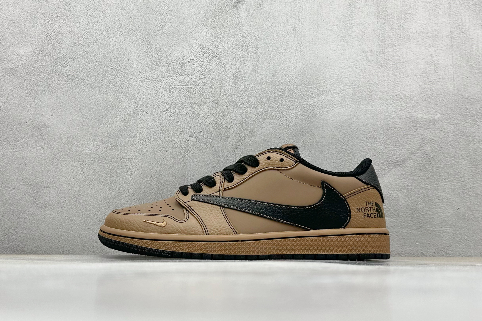 SC版 Air Jordan 1 Low AJ1 乔1 北面联名 黑棕 高端定制 低帮复古篮球鞋 XZ5749-011