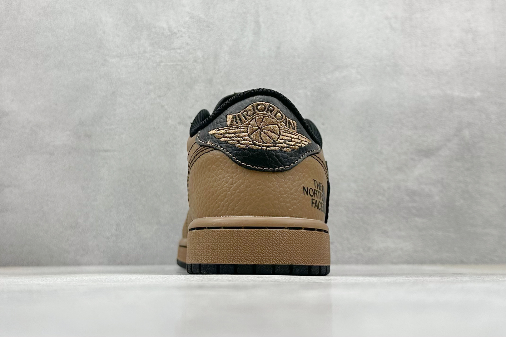 SC版 Air Jordan 1 Low AJ1 乔1 北面联名 黑棕 高端定制 低帮复古篮球鞋 XZ5749-011