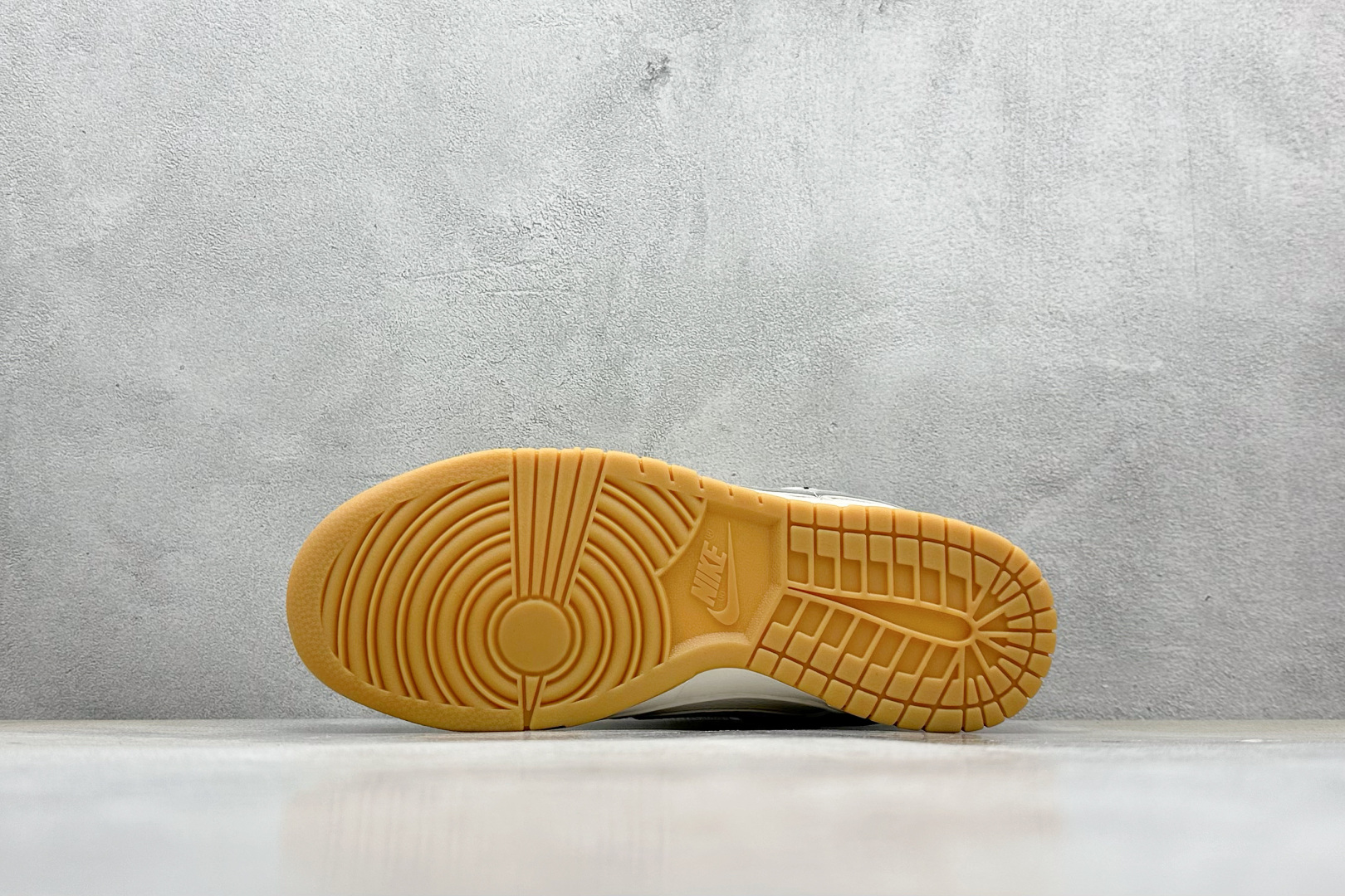 Nike SB Dunk Low Sup系列 绑带米白灰勾 周年高端定制 低帮休闲板鞋 FC1688-215