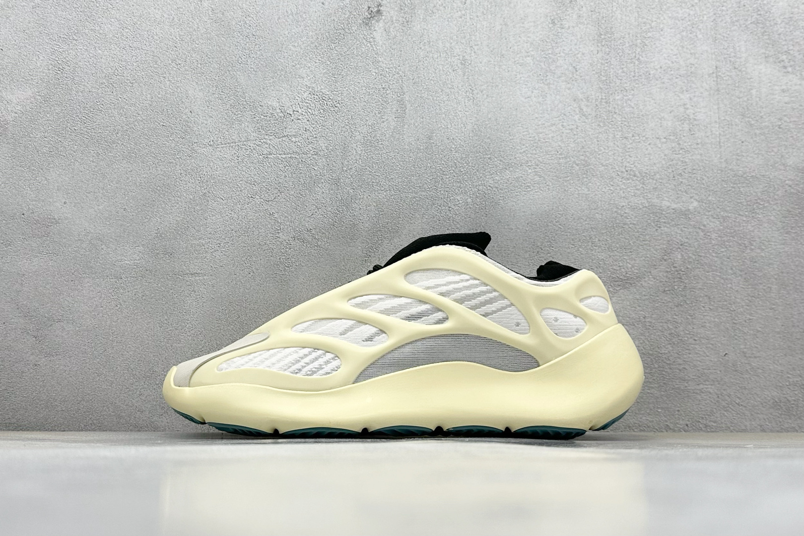 💥OG纯原特价 AD Yeezy 700 V3 原纸板、原楦头数据开发 正确材料 鞋底采用BOUNCE全