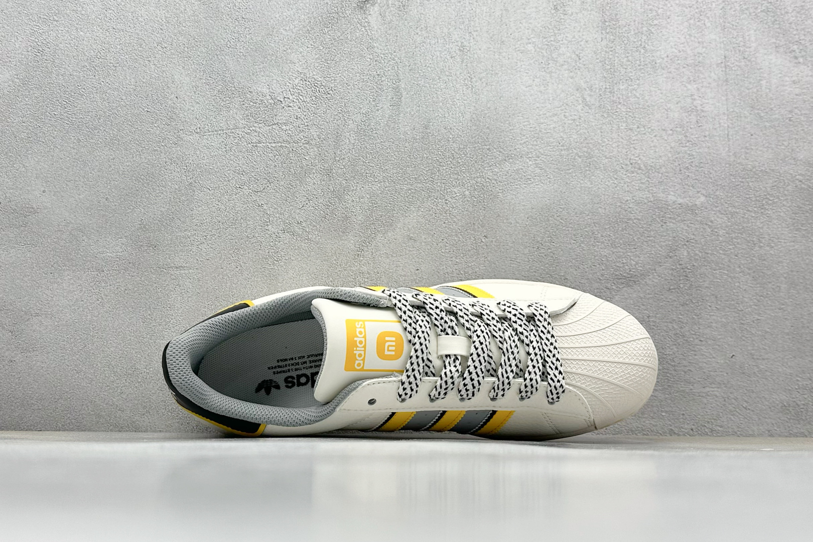AD Originals Superstar x SU7 Ultra 贝壳头 白灰 JY8916