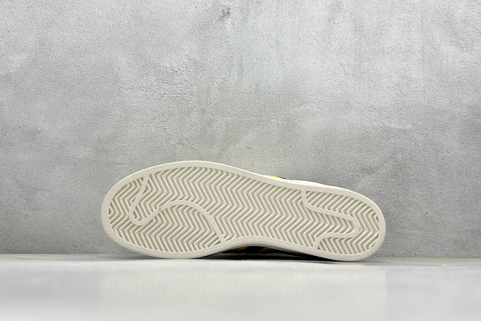 AD Originals Superstar x SU7 Ultra 贝壳头 白灰 JY8916