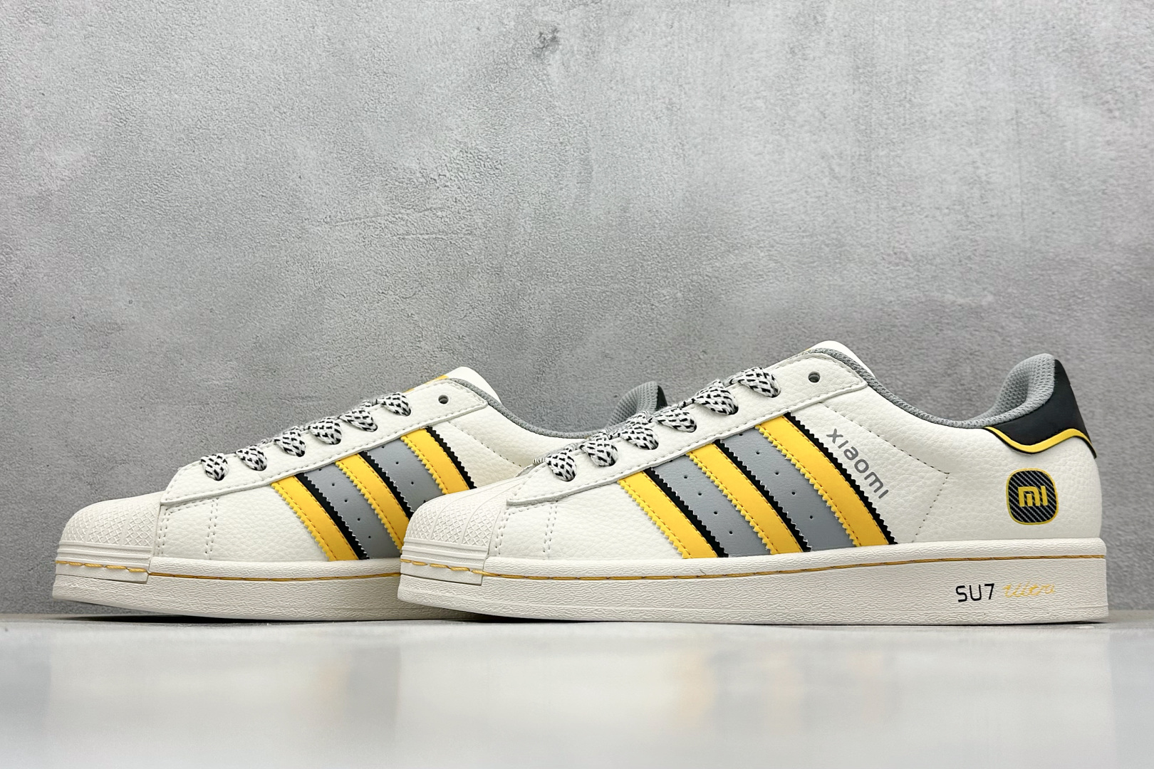 AD Originals Superstar x SU7 Ultra 贝壳头 白灰 JY8916