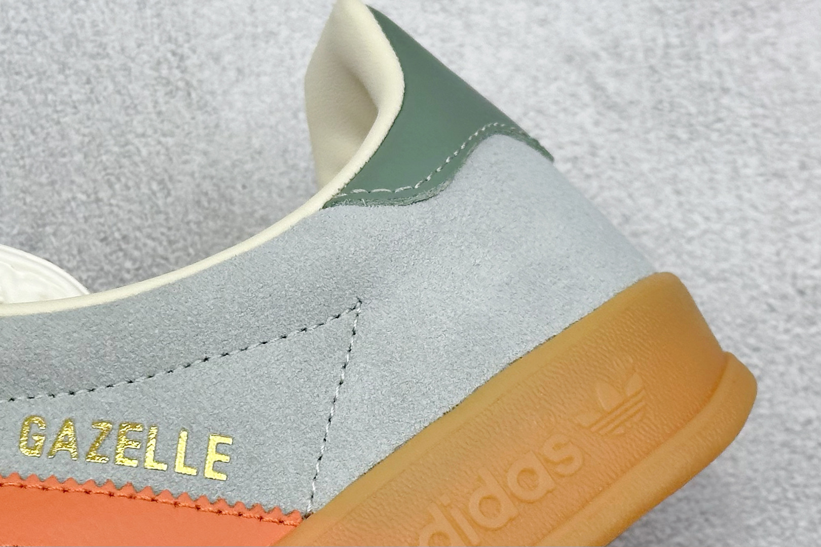 adidas Originals Gazelle INdoor 三叶草休闲防滑耐磨低帮板鞋 JQ0011