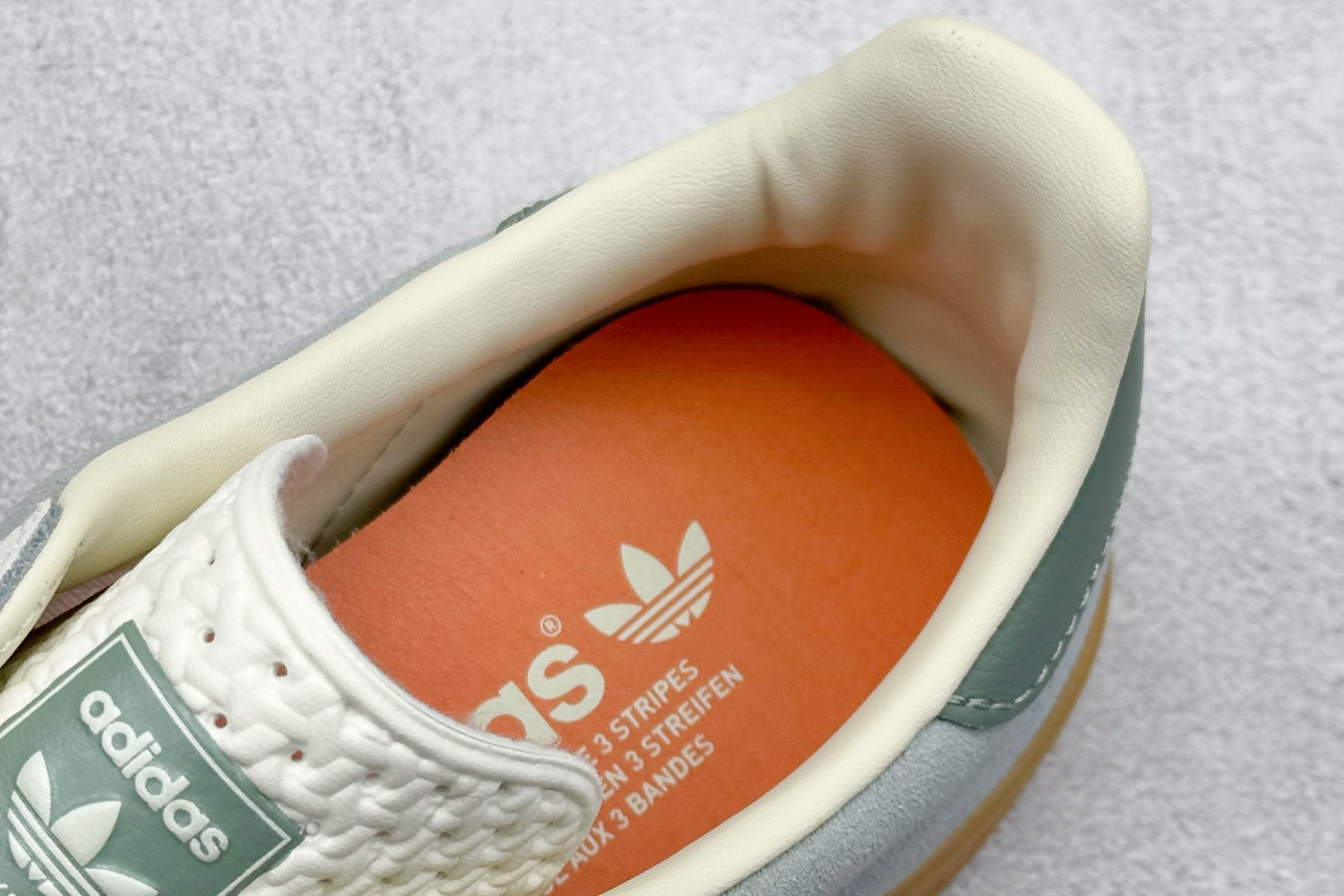 adidas Originals Gazelle INdoor 三叶草休闲防滑耐磨低帮板鞋 JQ0011