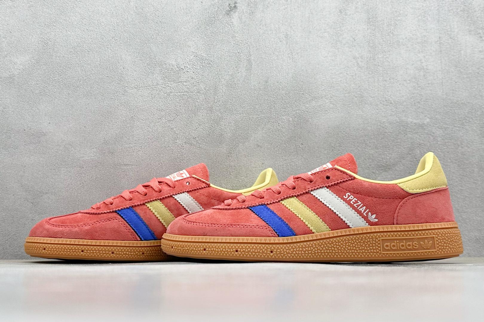 Adidas Handball Spezial 阿迪达斯经典款 复古休闲板鞋 IE1328