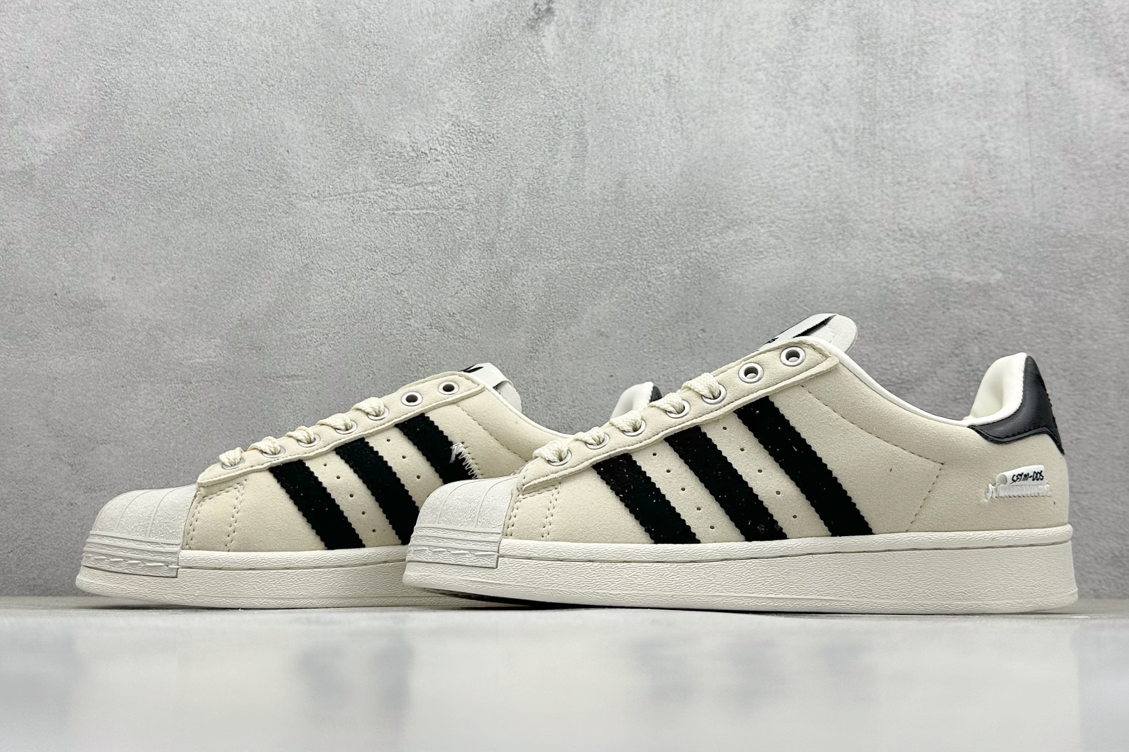 SONG FOR THE MUTE x adidas originals Superstar82 薄底低帮贝壳头板鞋 JQ0958