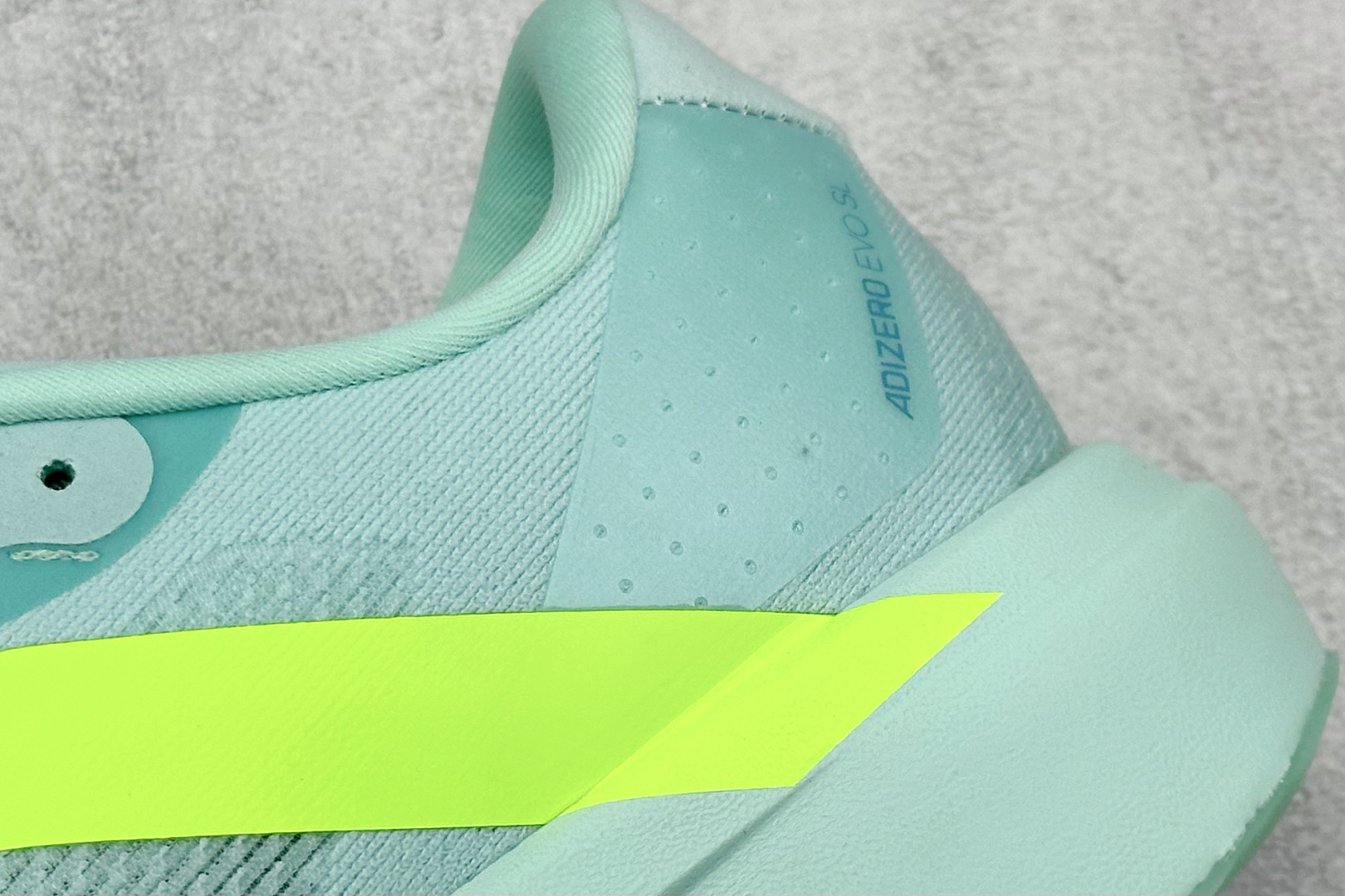 RS版 Adidas Adizero Evo SL 阿迪超轻透气缓震跑鞋 JS4452