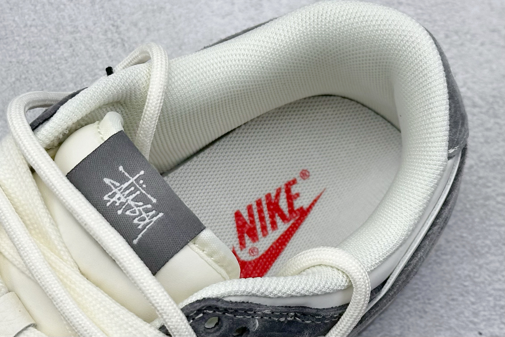 Nike SB Dunk Low 斯图西联名 绑带猪八灰白灰勾 周年高端定制 低帮休闲板鞋 YX5066-328