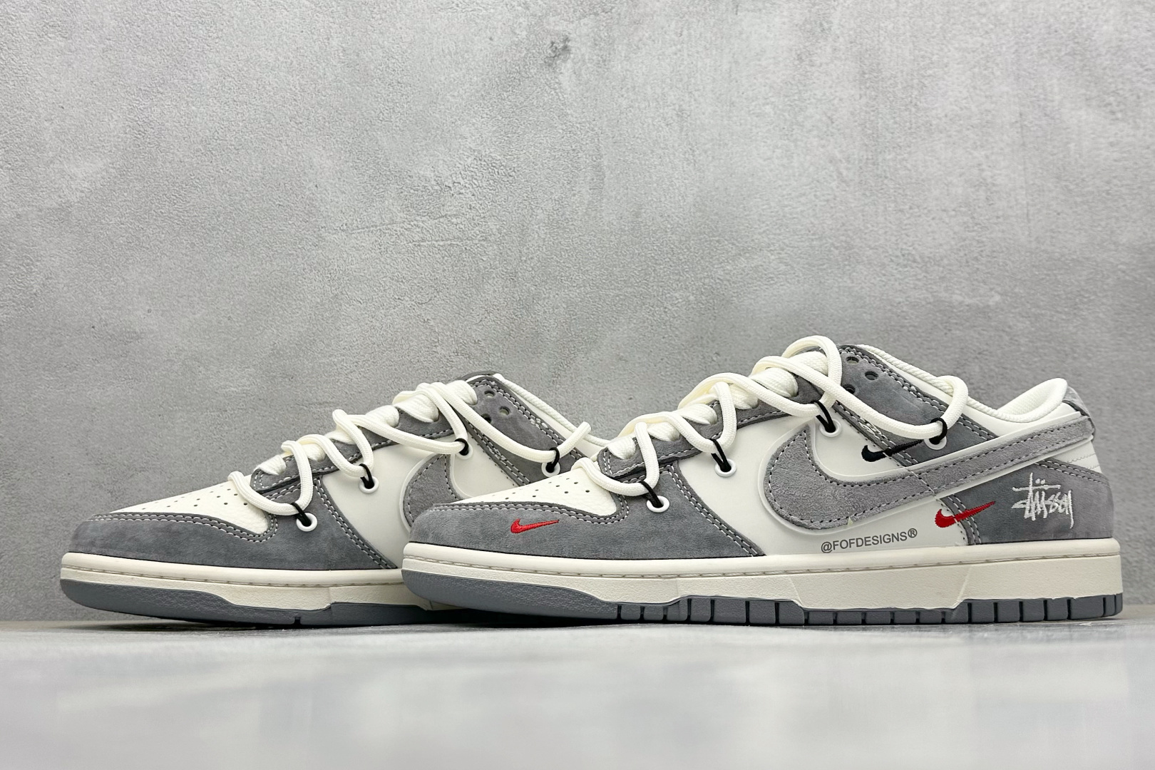 Nike SB Dunk Low 斯图西联名 绑带猪八灰白灰勾 周年高端定制 低帮休闲板鞋 YX5066-328