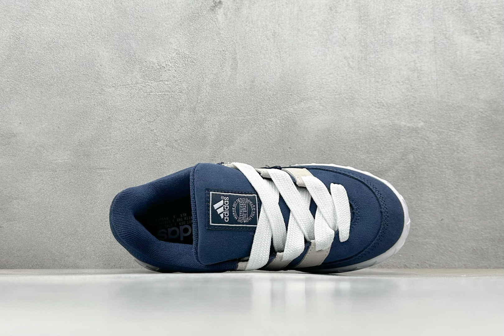 TG版 Adidas Adimatic Low 马蒂奇系列低帮 复古鲨鱼面包鞋运动休闲滑板板鞋 GY2088